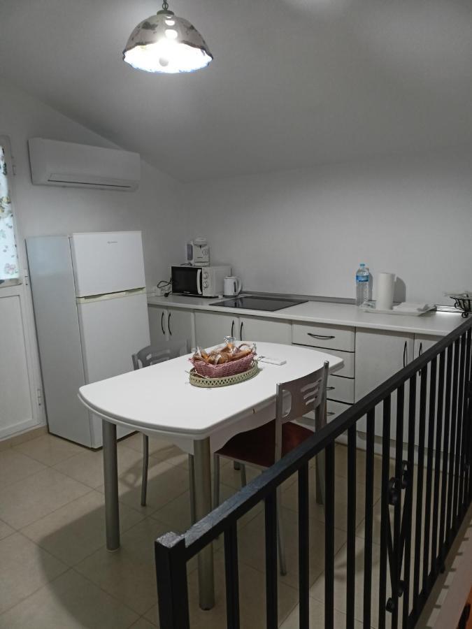 La Casa Del Rio Apartment Setenil De Las Bodegas Bagian luar foto