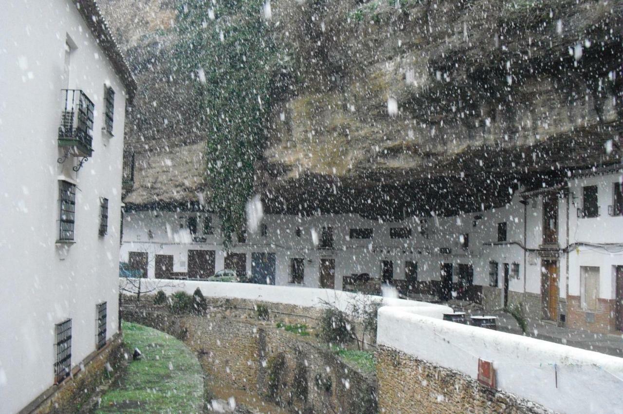 La Casa Del Rio Apartment Setenil De Las Bodegas Bagian luar foto