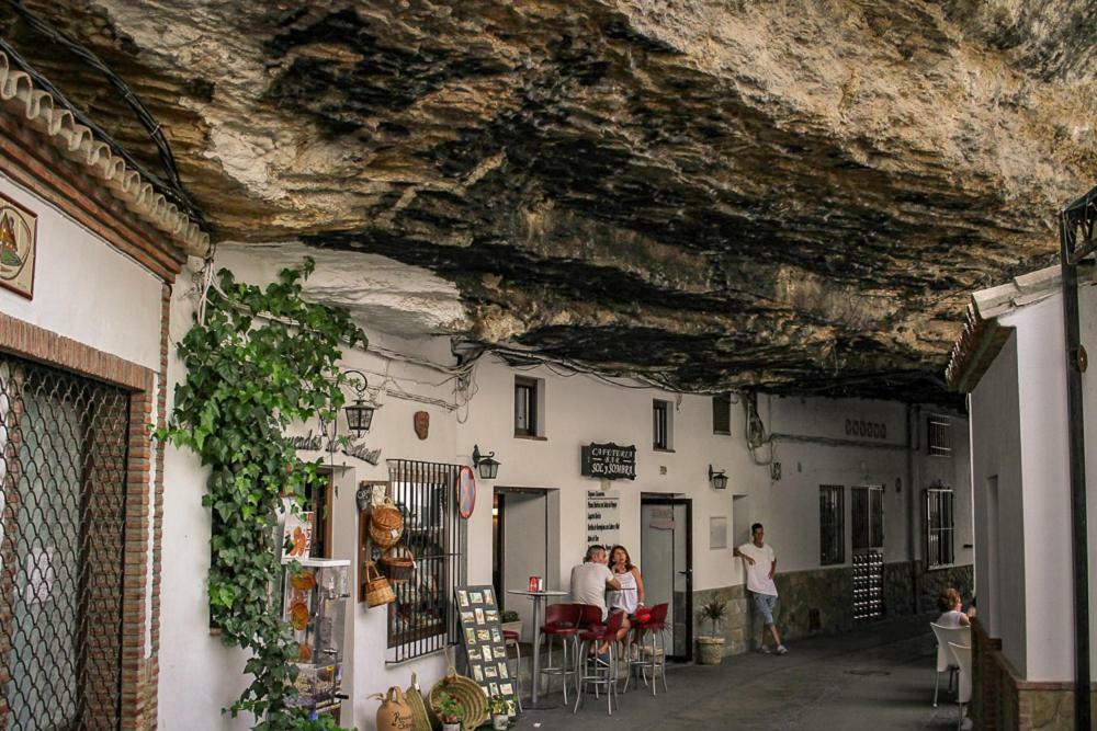 La Casa Del Rio Apartment Setenil De Las Bodegas Bagian luar foto