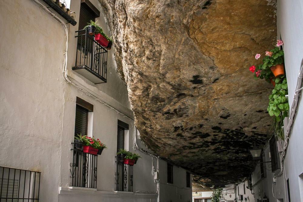 La Casa Del Rio Apartment Setenil De Las Bodegas Bagian luar foto